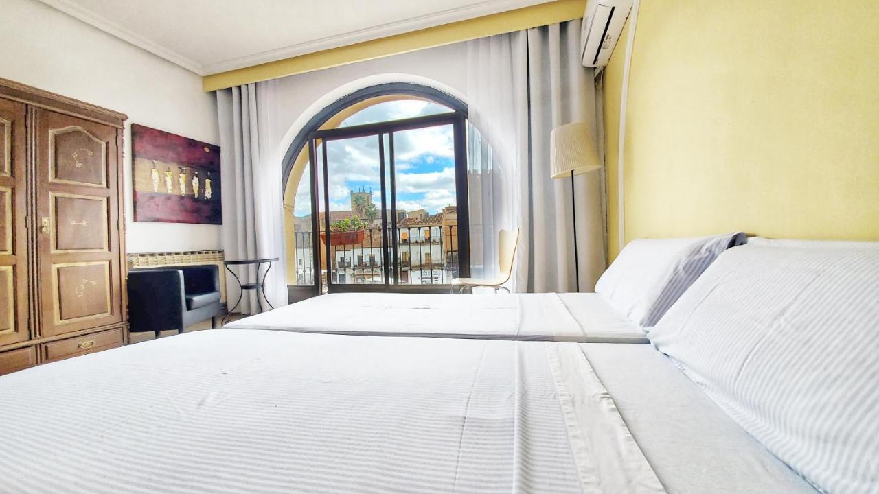 Hostal Martes Caceres Plaza Mayor - Tercer Piso Sin Ascensor Luaran gambar