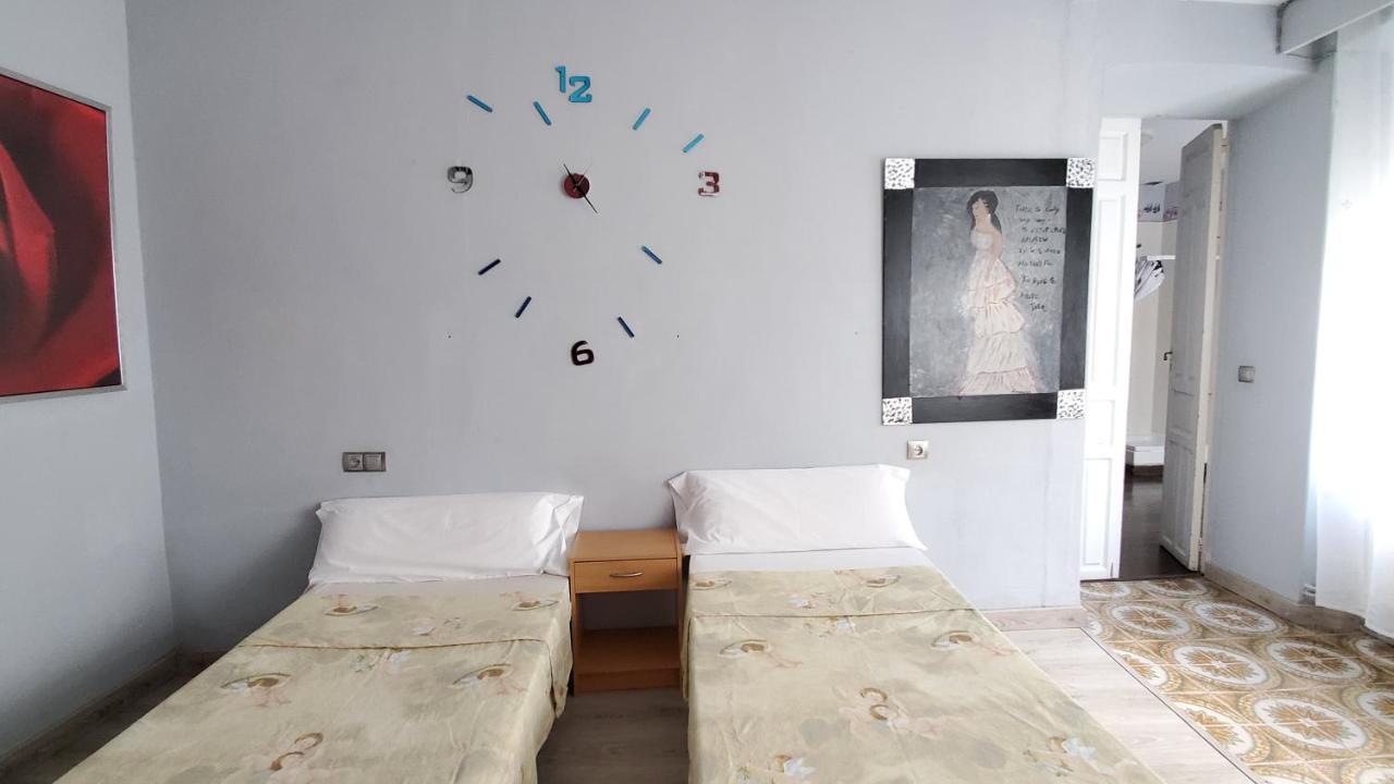 Hostal Martes Caceres Plaza Mayor - Tercer Piso Sin Ascensor Luaran gambar