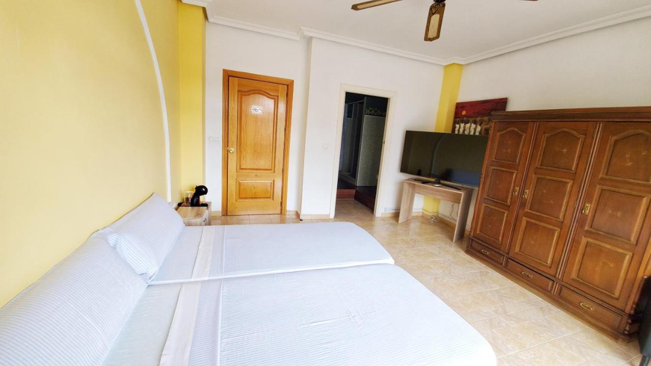 Hostal Martes Caceres Plaza Mayor - Tercer Piso Sin Ascensor Luaran gambar
